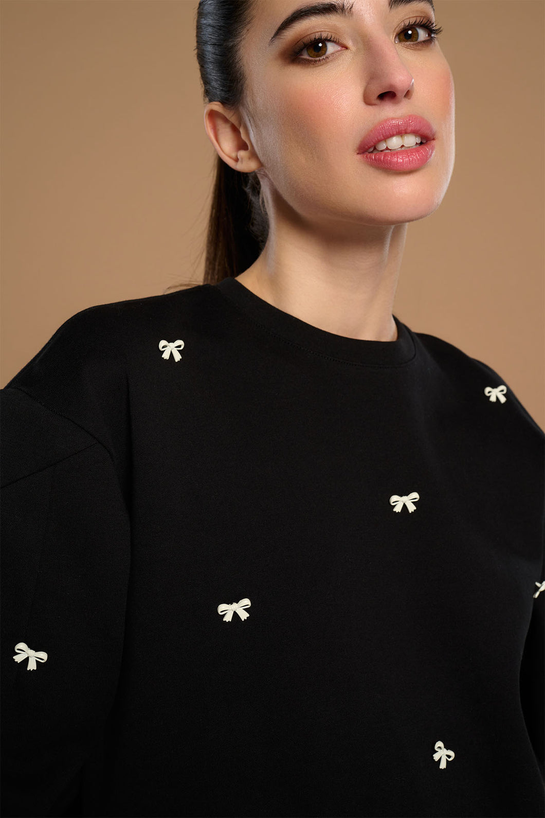 Minueto - Sudadera negra rose