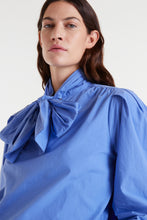 Compañía Fantástica - Camisa lazada azul