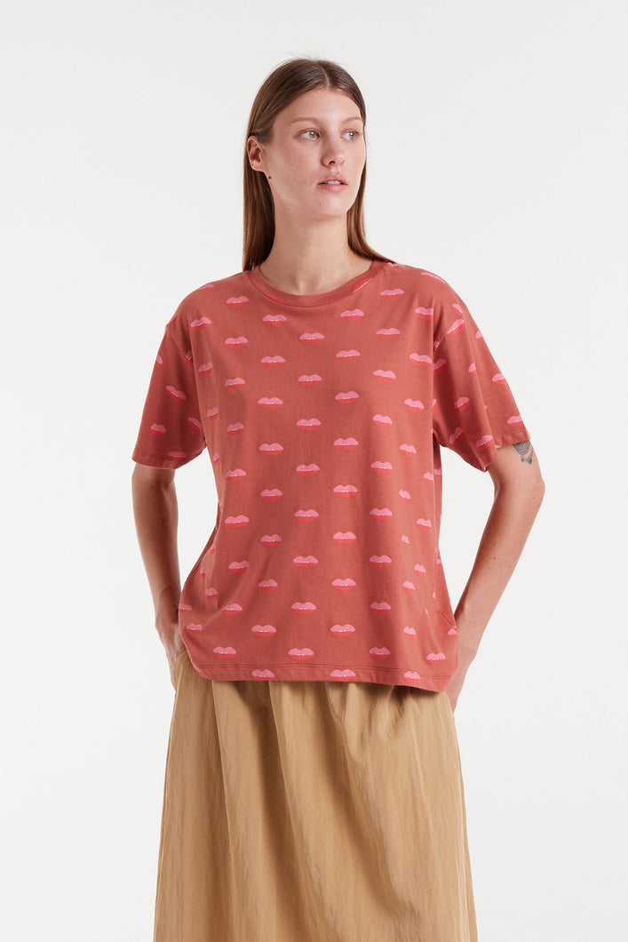 Compañía Fantástica  - Camiseta Roja Labios