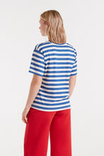 Compañía Fantástica  - Camiseta Rayas azules luna bordada