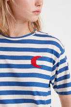 Compañía Fantástica  - Camiseta Rayas azules luna bordada
